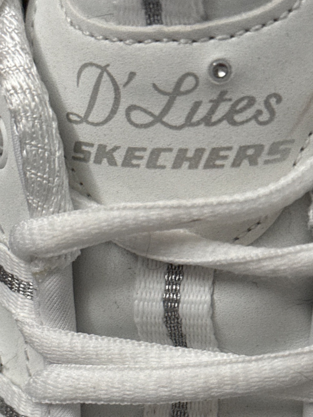Skechers D’Lites Women’s Air Cooled Memory Foam, Size 10. - Picture 3 of 8